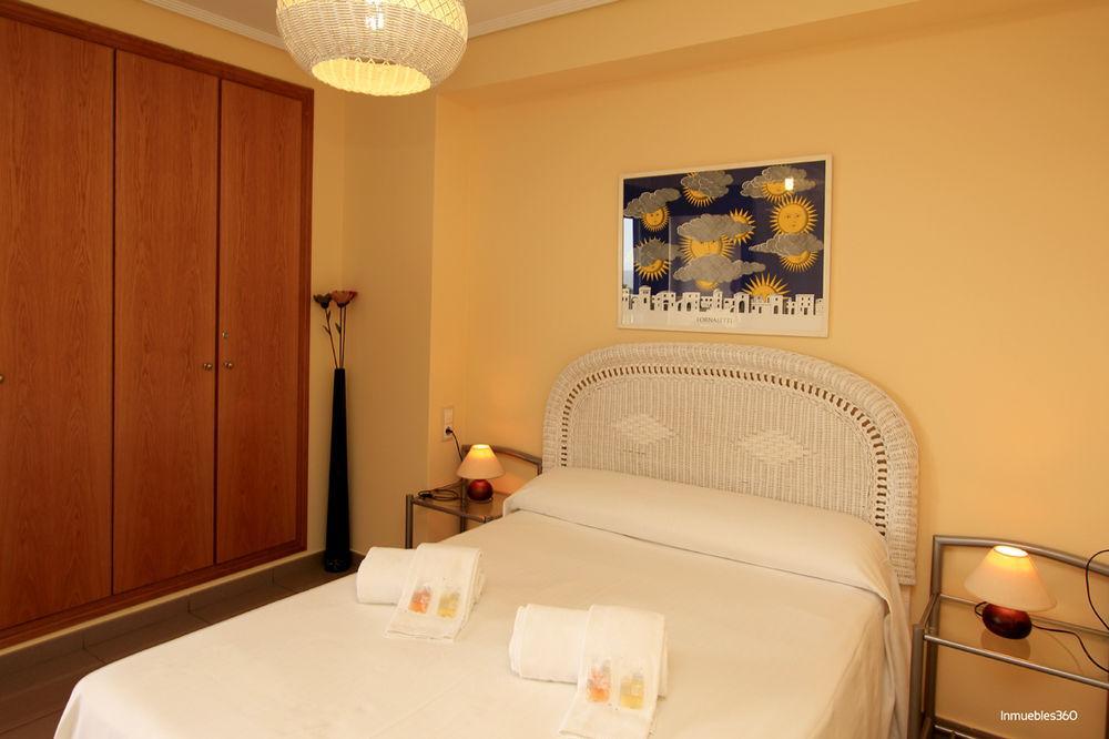 Accommodation Beach Apartments Валенсия Экстерьер фото