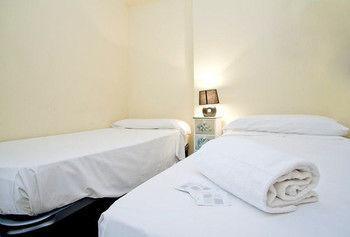 Accommodation Beach Apartments Валенсия Экстерьер фото